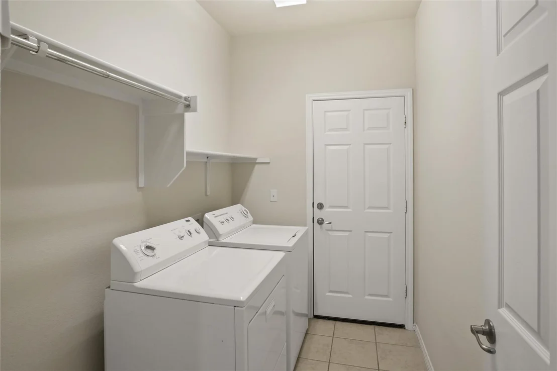 Photo of 113 Hampton CIR