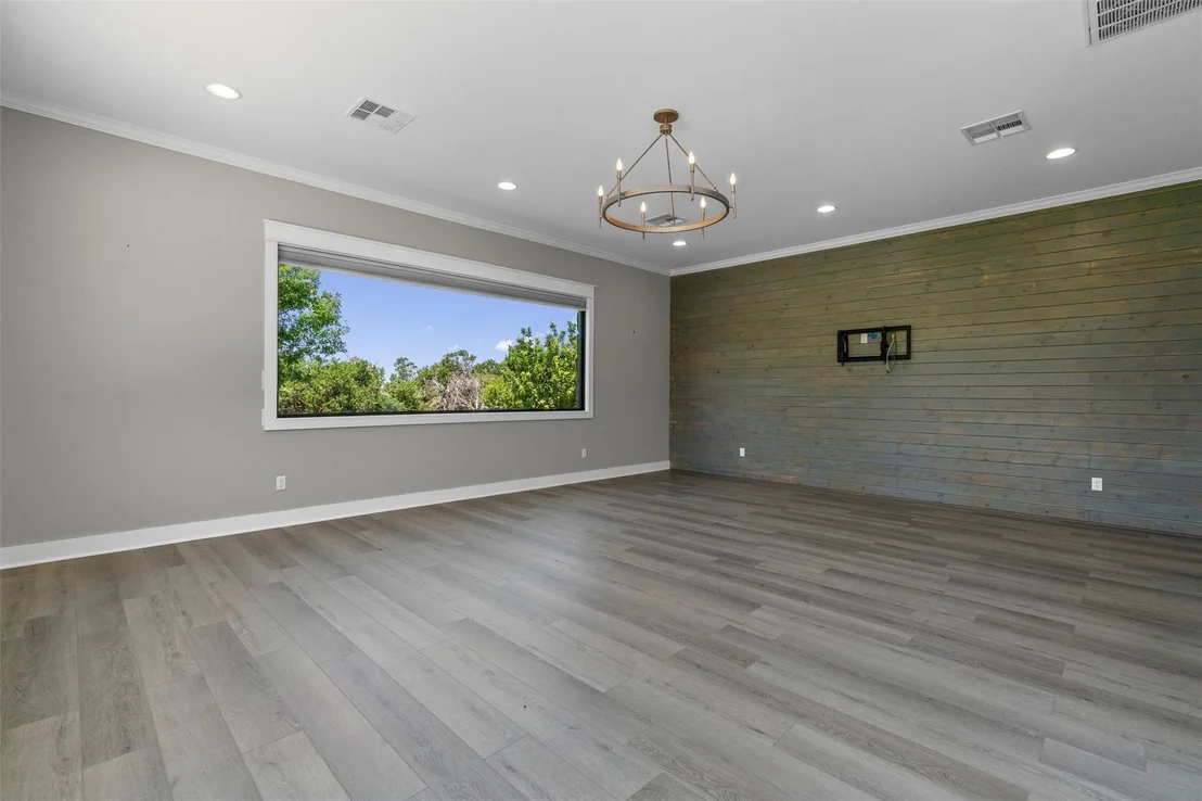 Photo of 152 Whitney Woods CIR