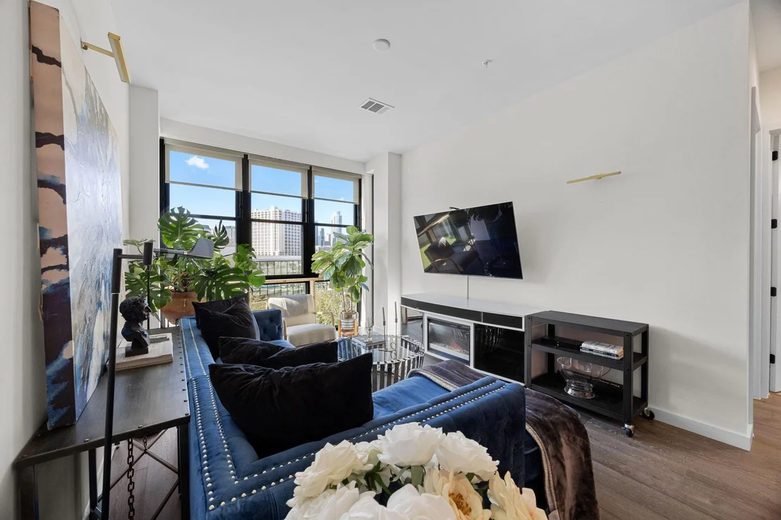 Photo of Unit 229 at 800 Embassy DR