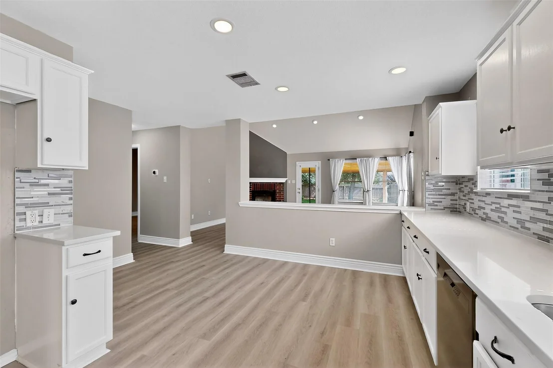 Photo of 5008 Barlow DR