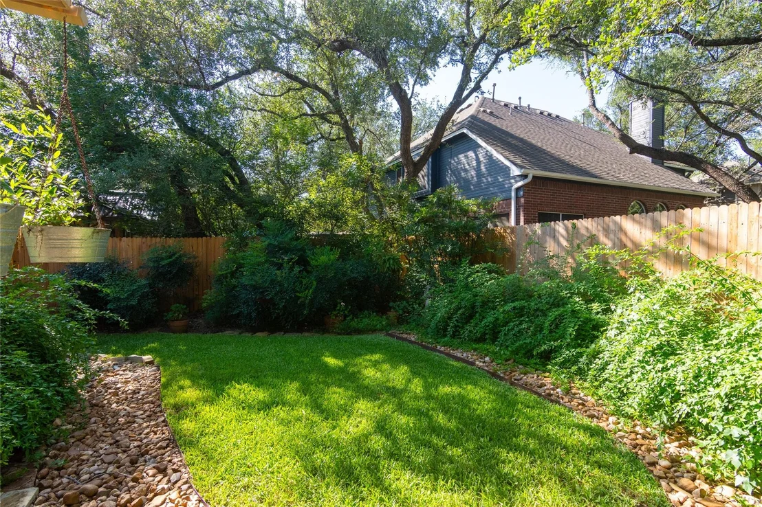 Photo of 6411 CLAIRMONT DR