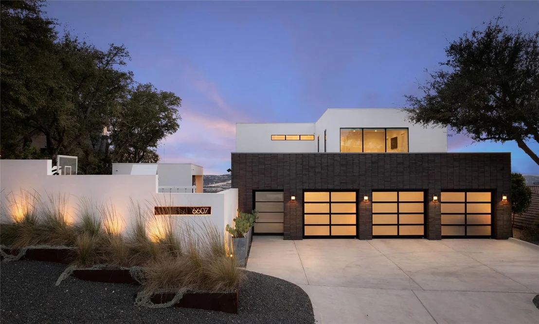Photo of 6607 W COURTYARD DR