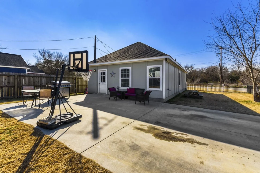 Photo of 226 Spruce Ave