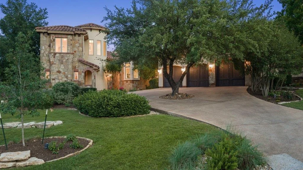 Photo of 4801 PECAN CHASE