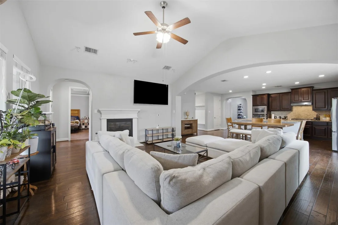 Photo of 1016 Winding Way DR