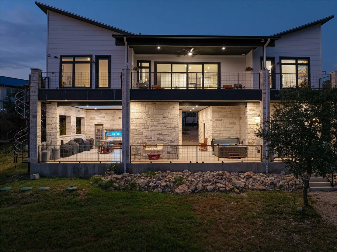 Photo of 23633 Lakeside DR