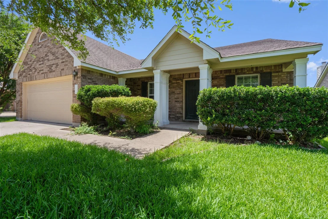 Photo of 3924 Links LN