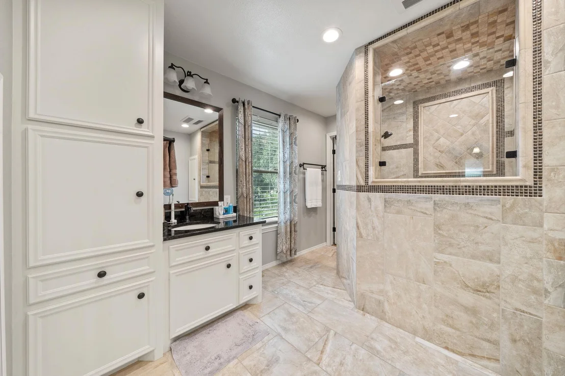 Photo of 25 Doolittle DR