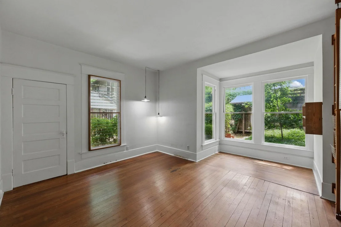 Photo of 1611 Alameda DR
