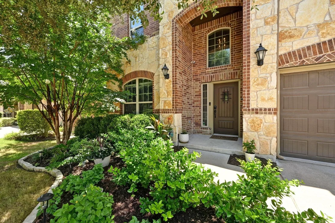 Photo of 903 Allende BND