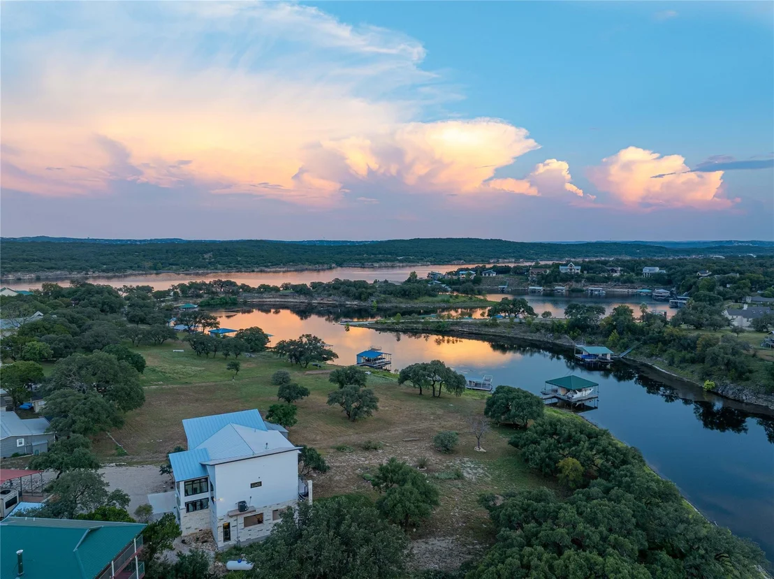 Photo of 23633 Lakeside DR