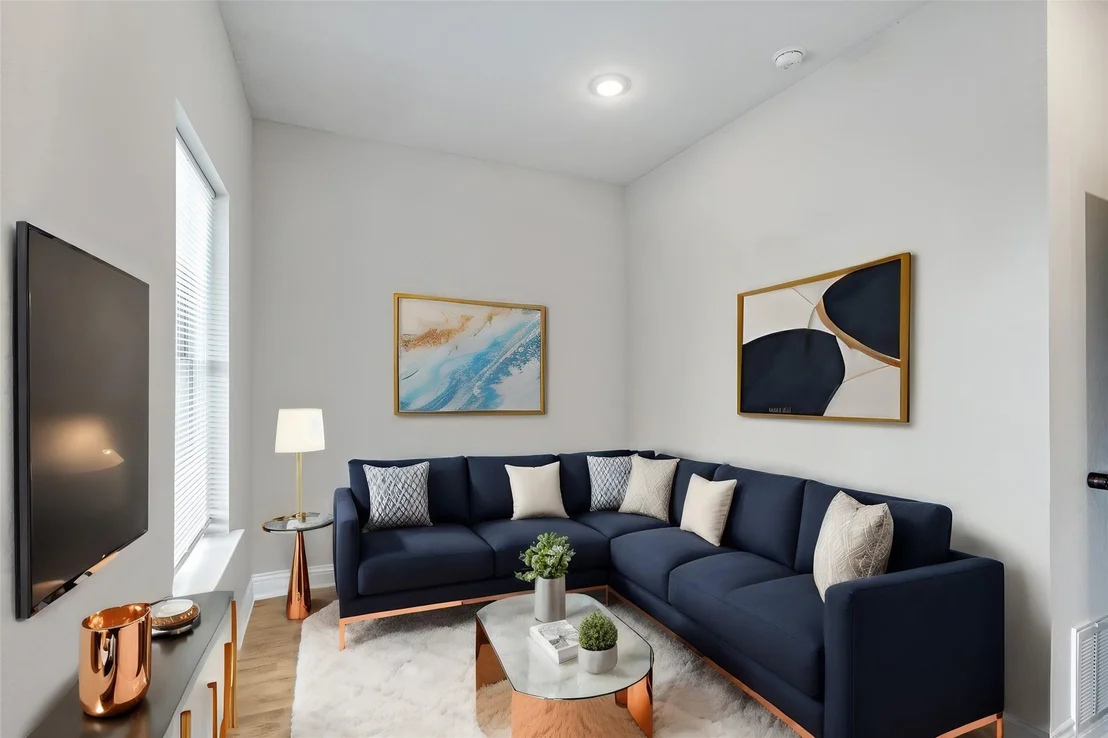 Photo of 365 Adams ST
