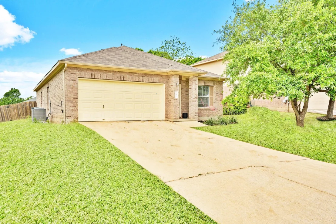 Photo of 141 Ashwood N
