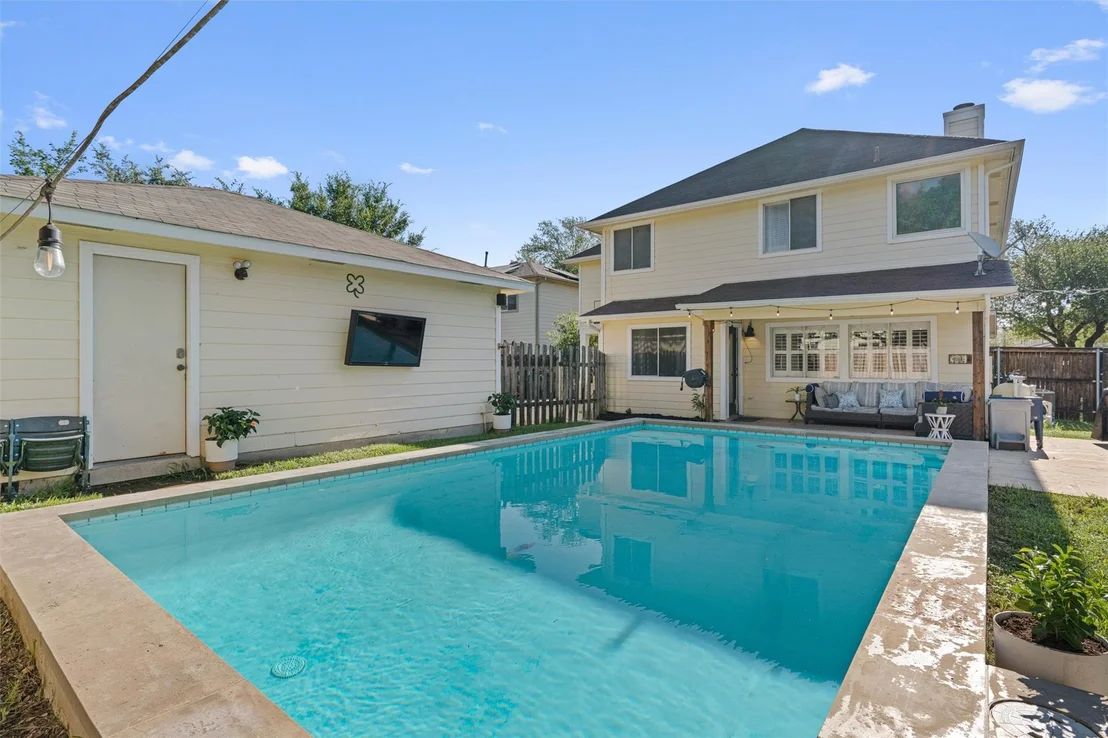 Photo of 372 Tobin DR