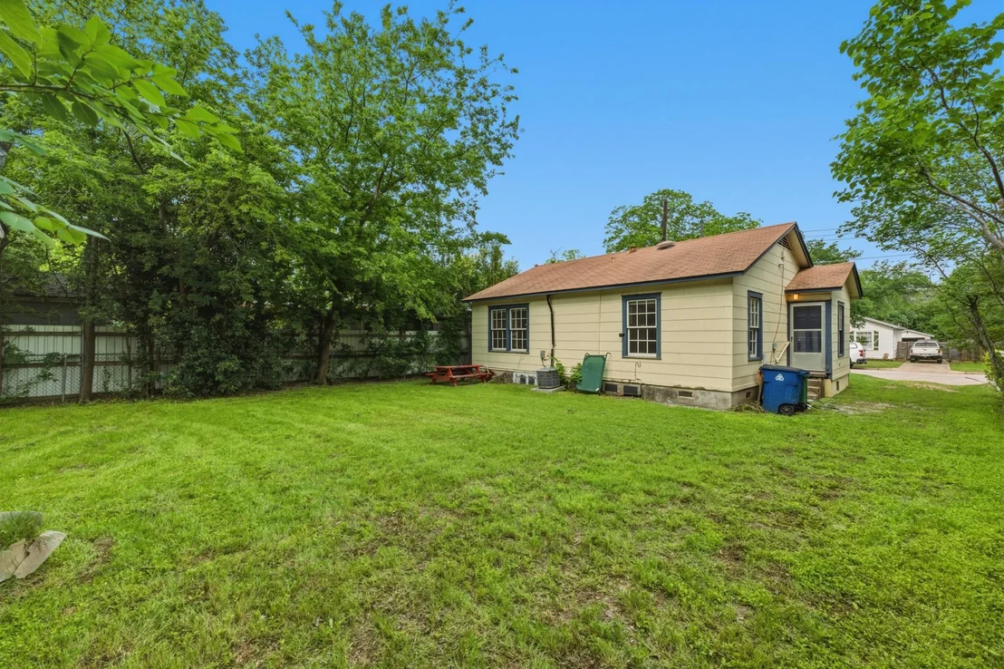 Photo of 5707 Joe Sayers Ave