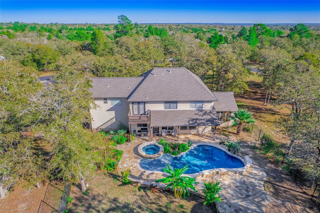 Photo of 533 Arbors CIR