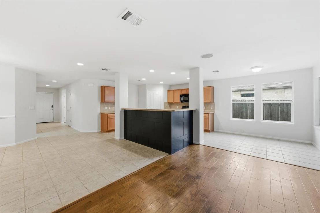 Photo of 725 Kingfisher LN
