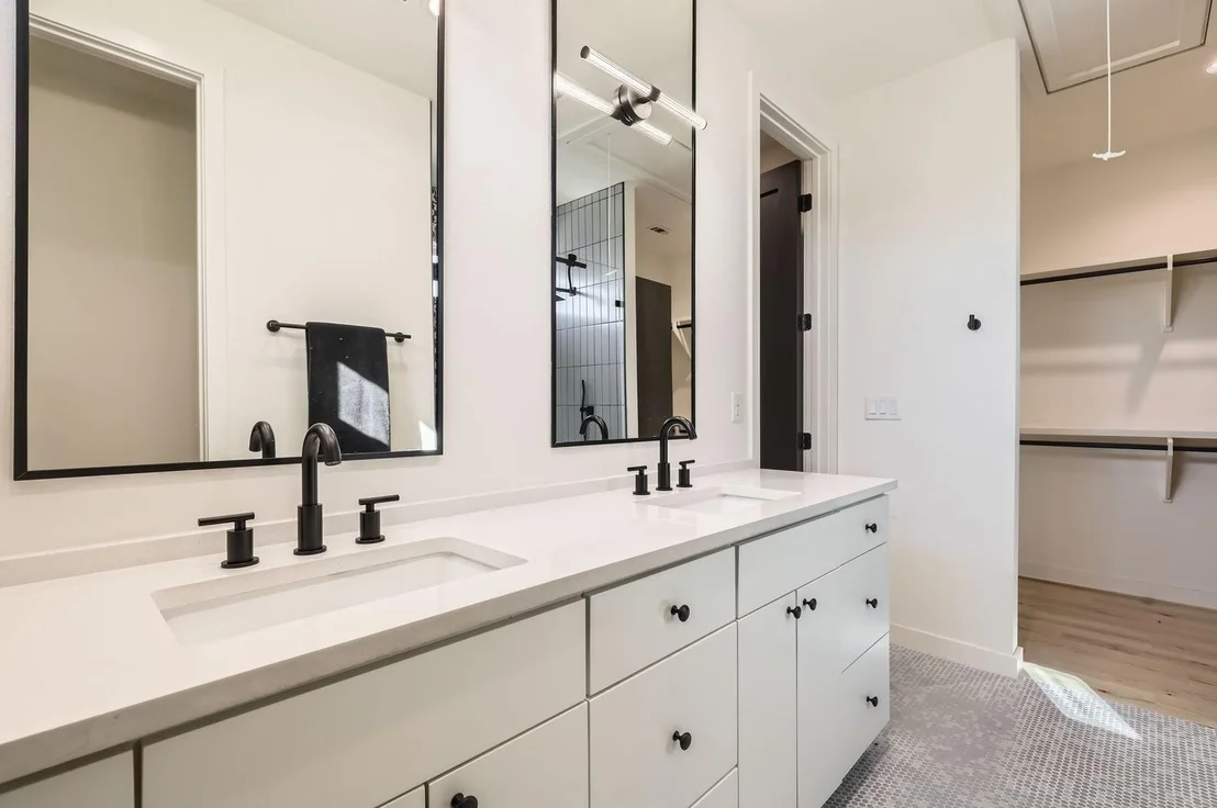 Photo of Unit 2 at 5001 Rob Scott ST