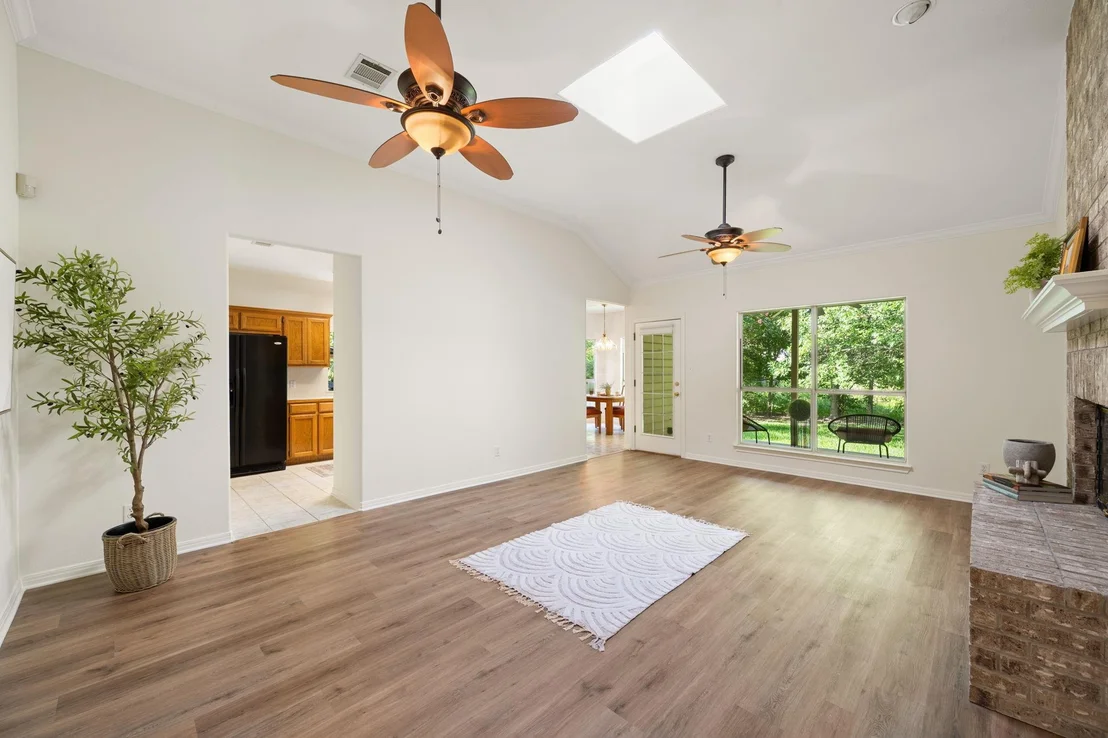 Photo of 1005 Briargate DR