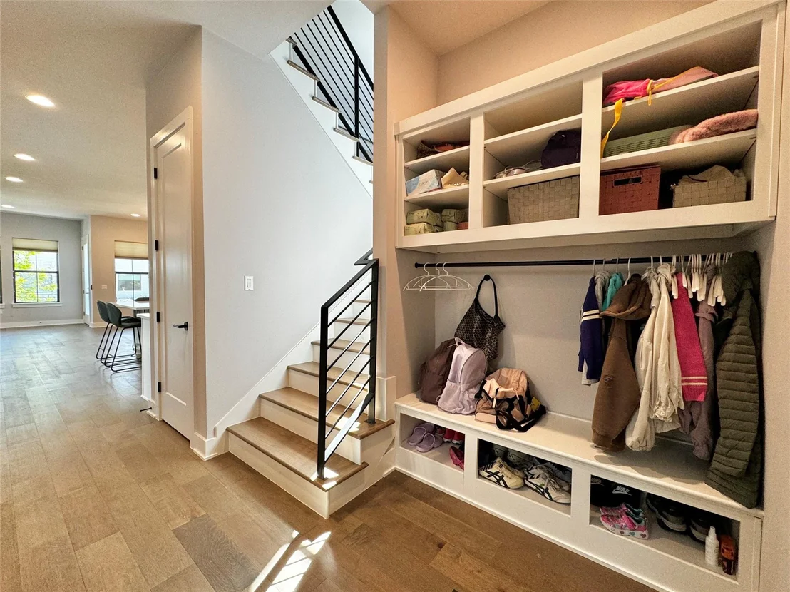 Photo of 3905 Taniguchi ST