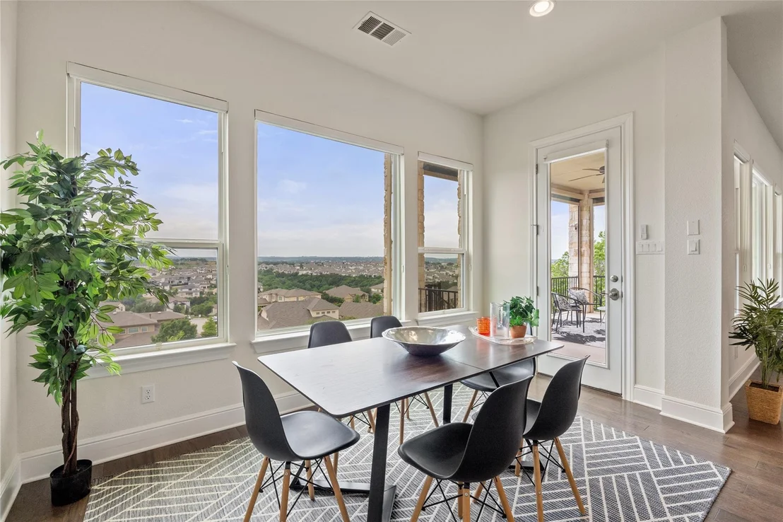 Photo of 412 Lindale CV