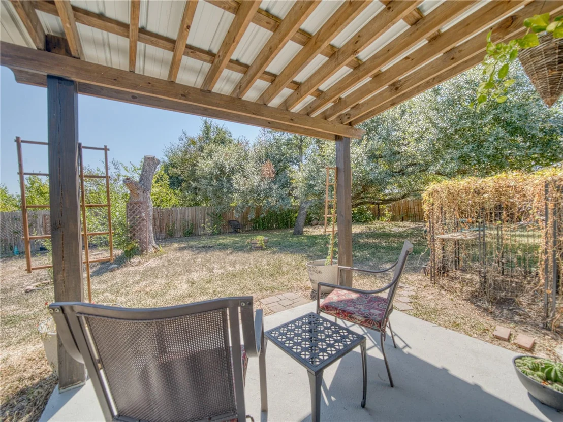 Photo of 1009 Green Meadow DR