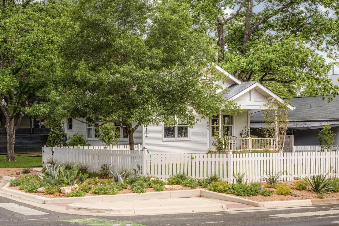 Photo of 1504 Bluebonnet LN