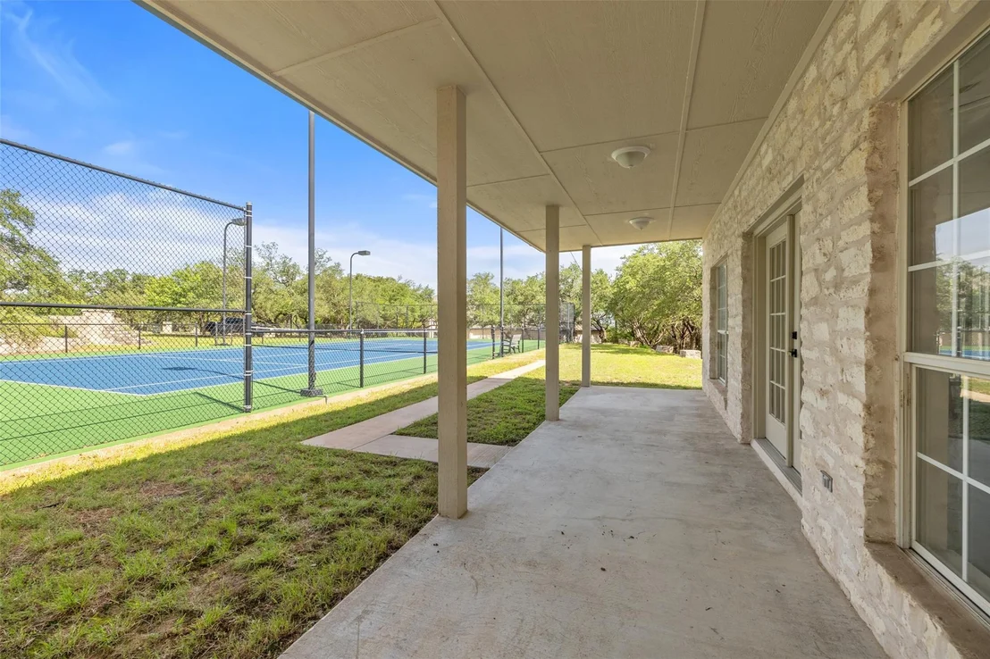 Photo of 604 N River Hills RD