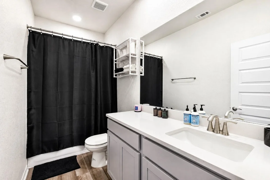 Photo of 1100 View DR