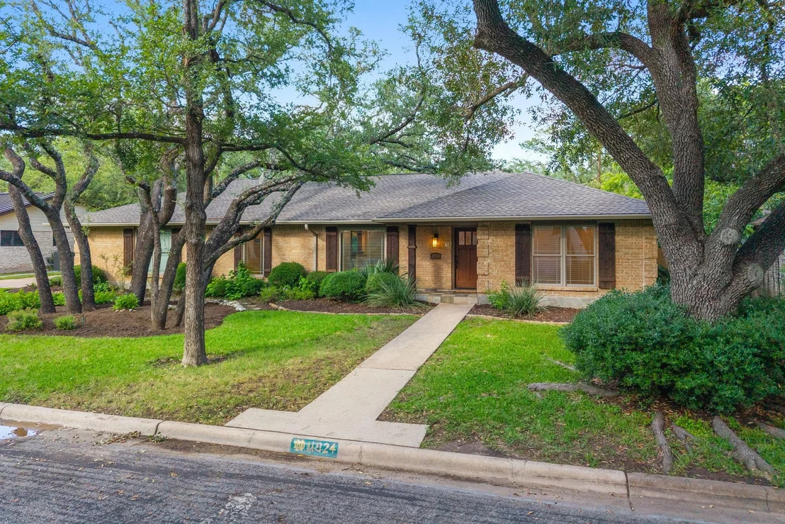 Photo of 11924 Brookwood CIR