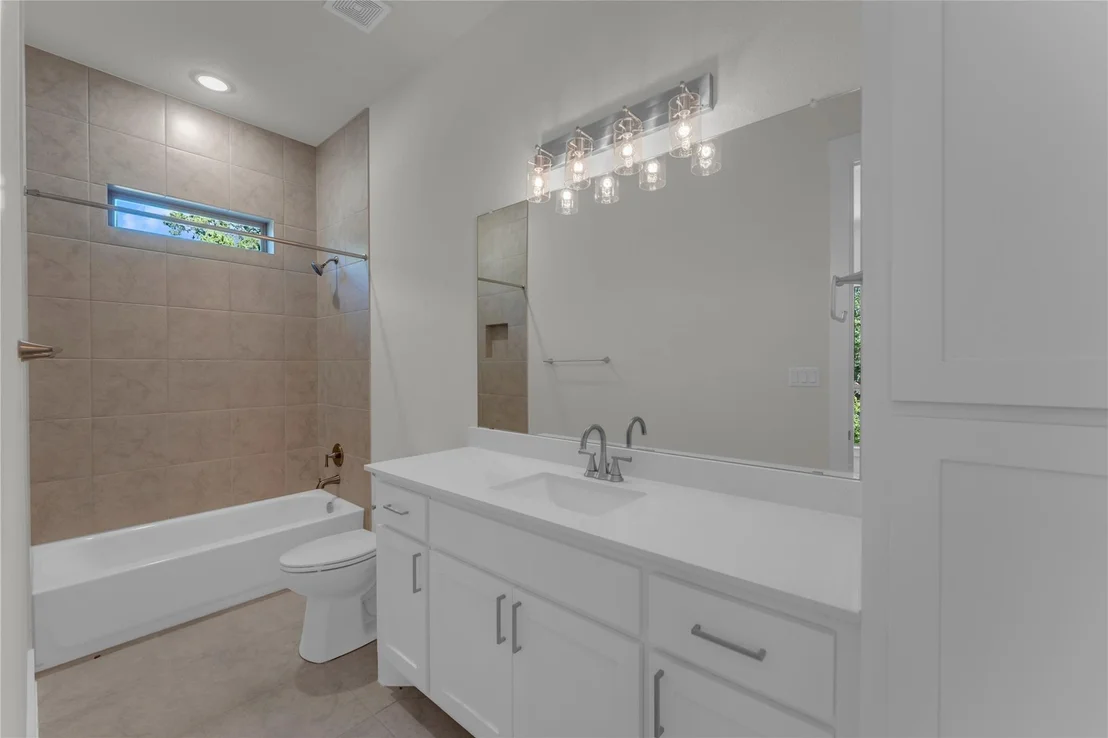 Photo of 2140 Carpenter LOOP