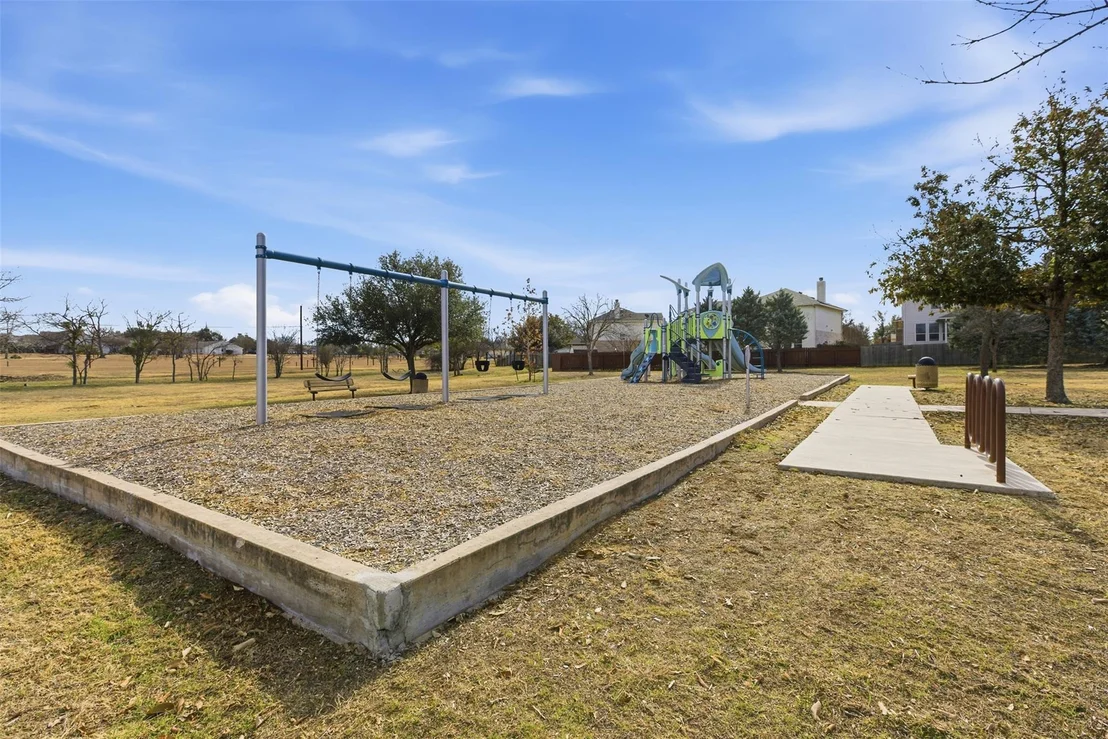 Photo of 1502 Summercrest BLVD