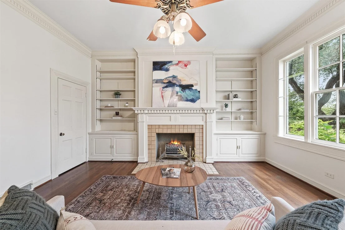 Photo of 516 W Nugent Ave