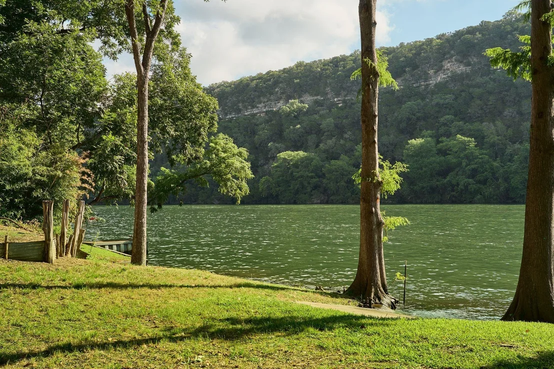 Photo of 2701 River Hills RD