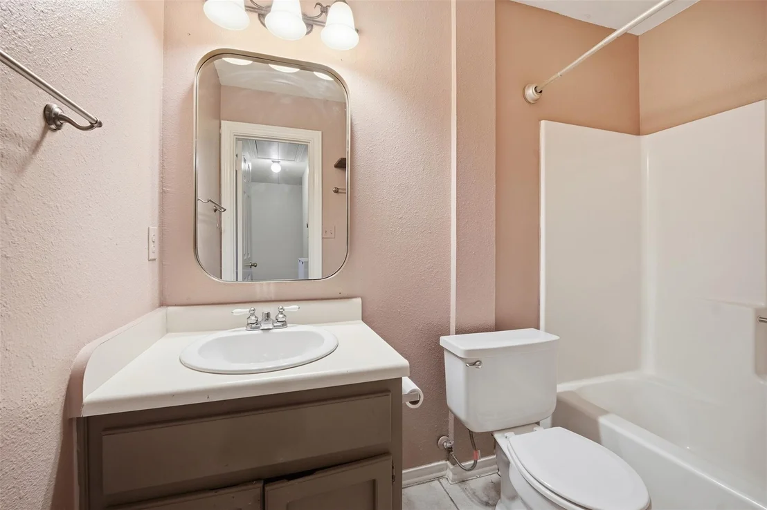 Photo of 1104 Franklin DR