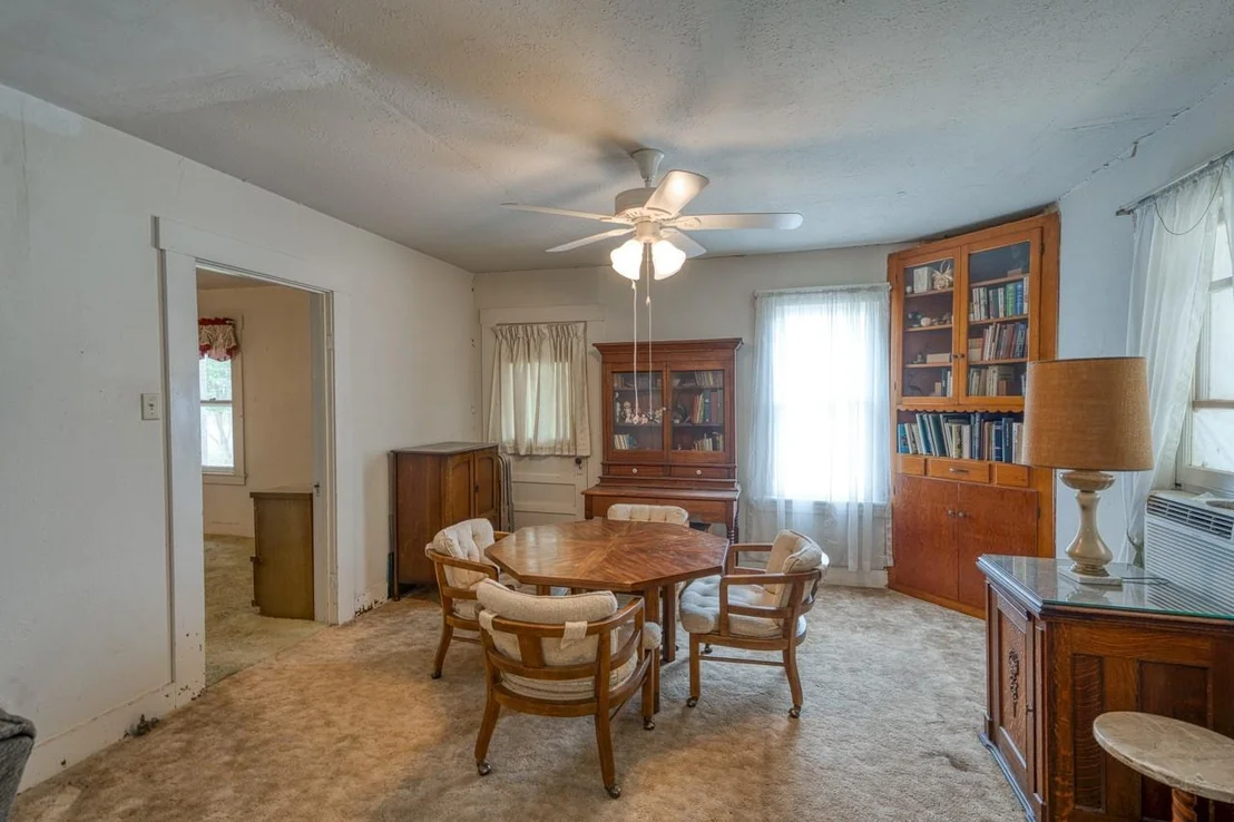 Photo of 624 N US 281