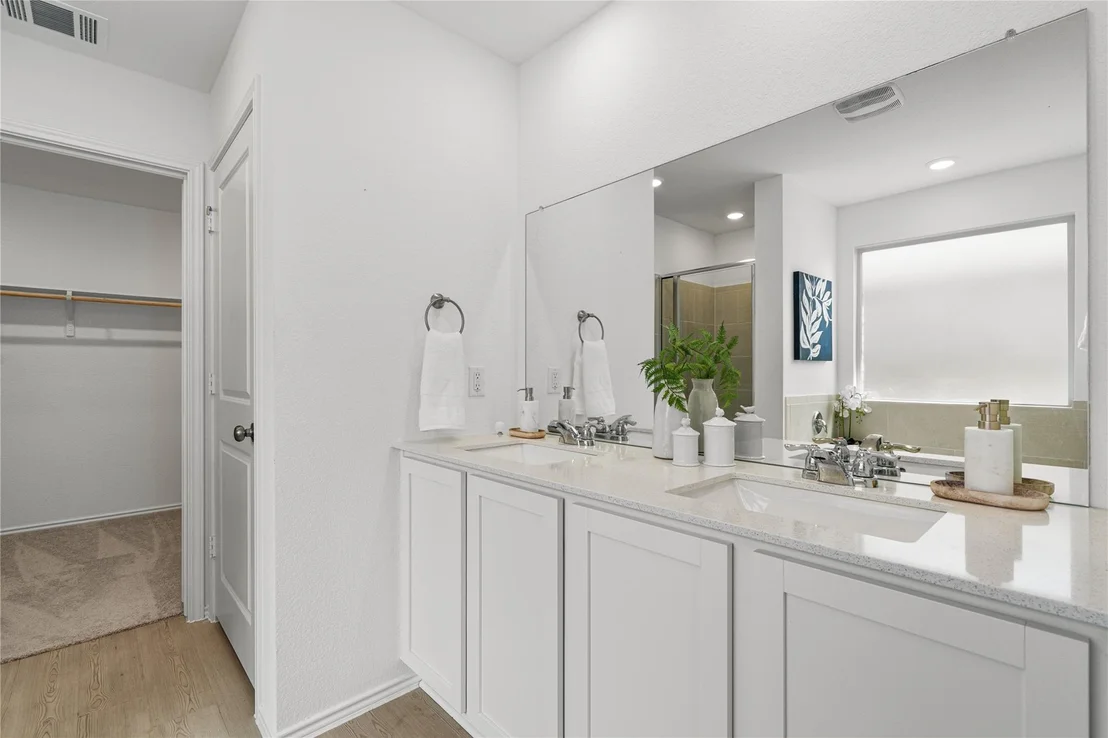 Photo of 101 Sunrise Oak CV