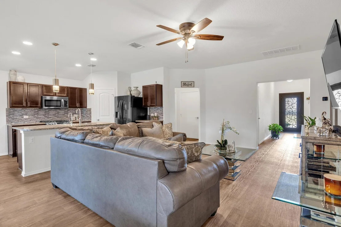 Photo of 15100 Custis LN