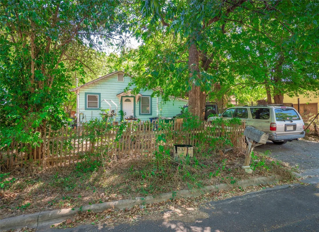 Photo of 505 & 507 Vermont RD