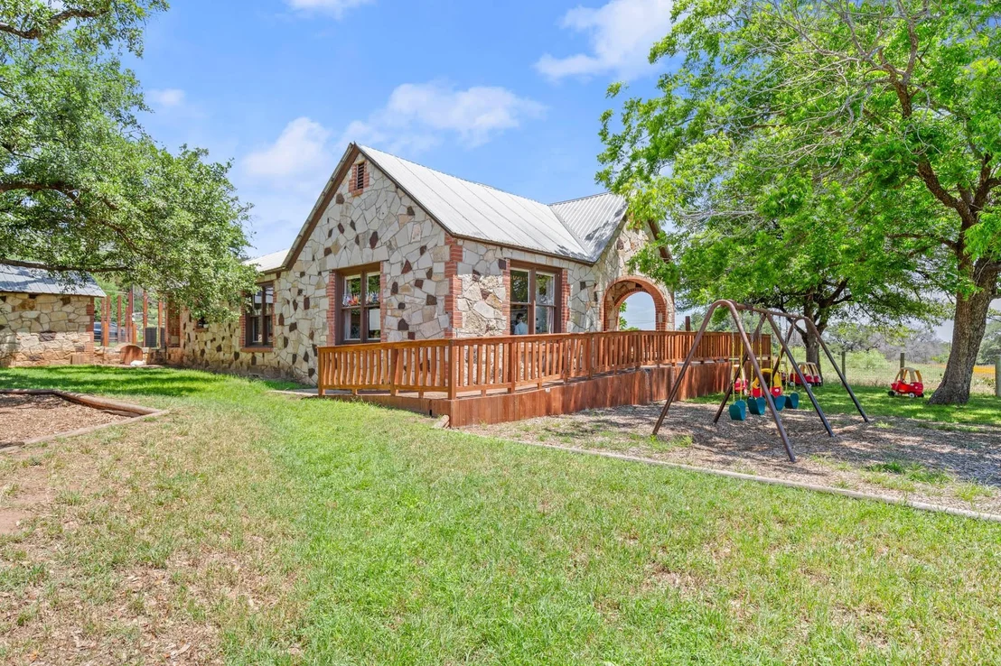 Photo of 525 Pace Bend RD N