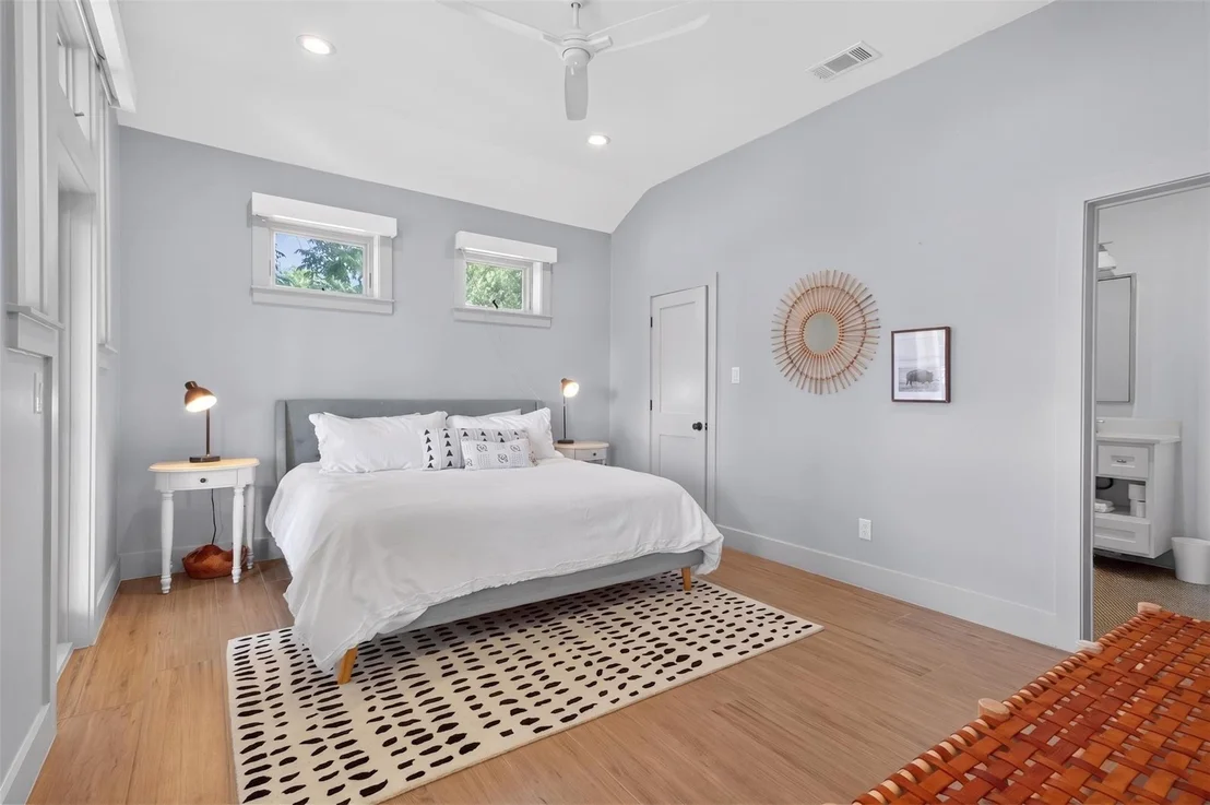 Photo of 237 Waters Edge