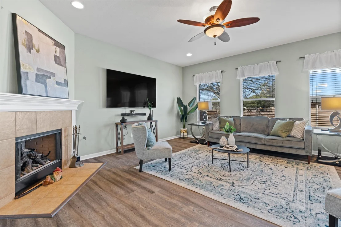 Photo of 4121 Meadow Bluff WAY