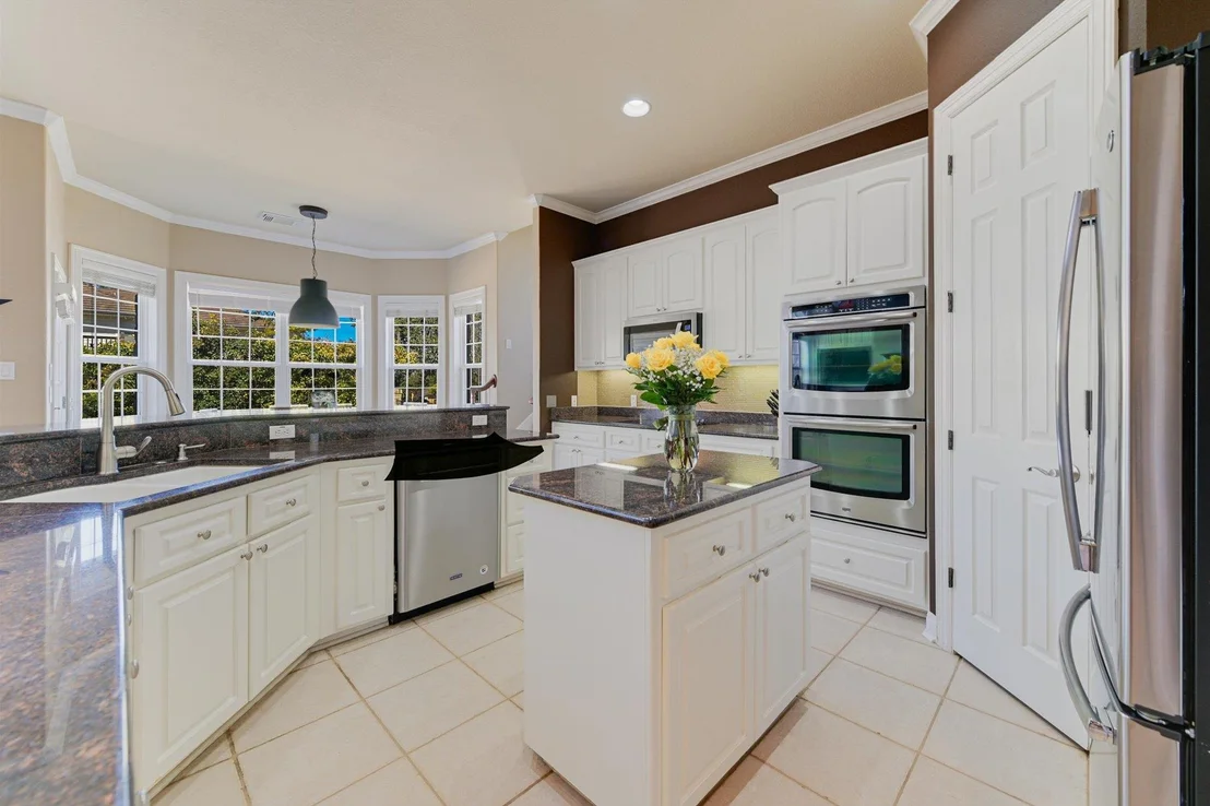 Photo of 2 Glen Rock DR