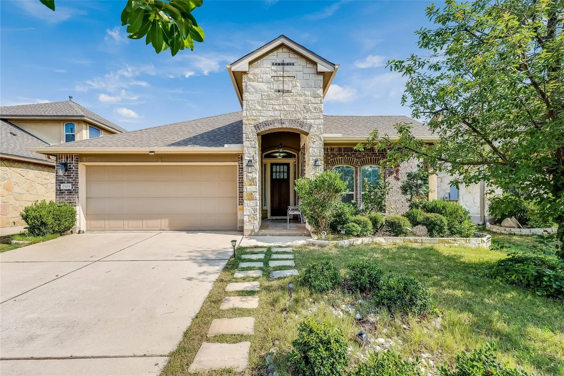 Photo of 2509 Muzzie LN
