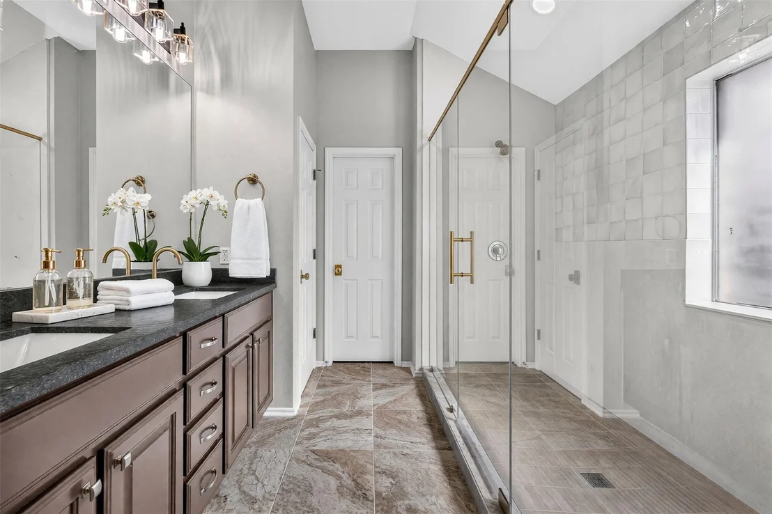 Photo of 1004 Applerock
