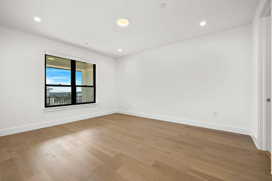 Photo of 5900 Moondust LN