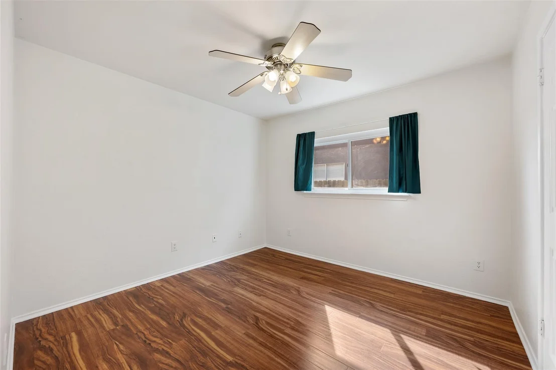Photo of 1602 Candlelight DR