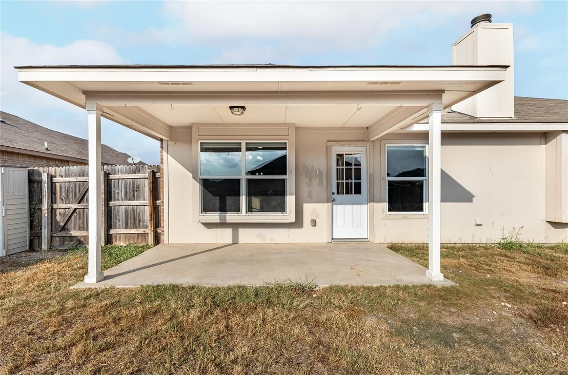 Photo of 606 W Libra DR