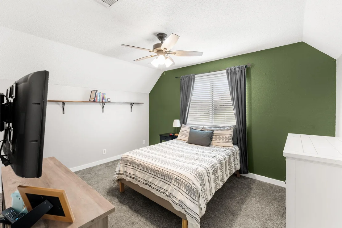 Photo of 1701 Greenlawn BLVD