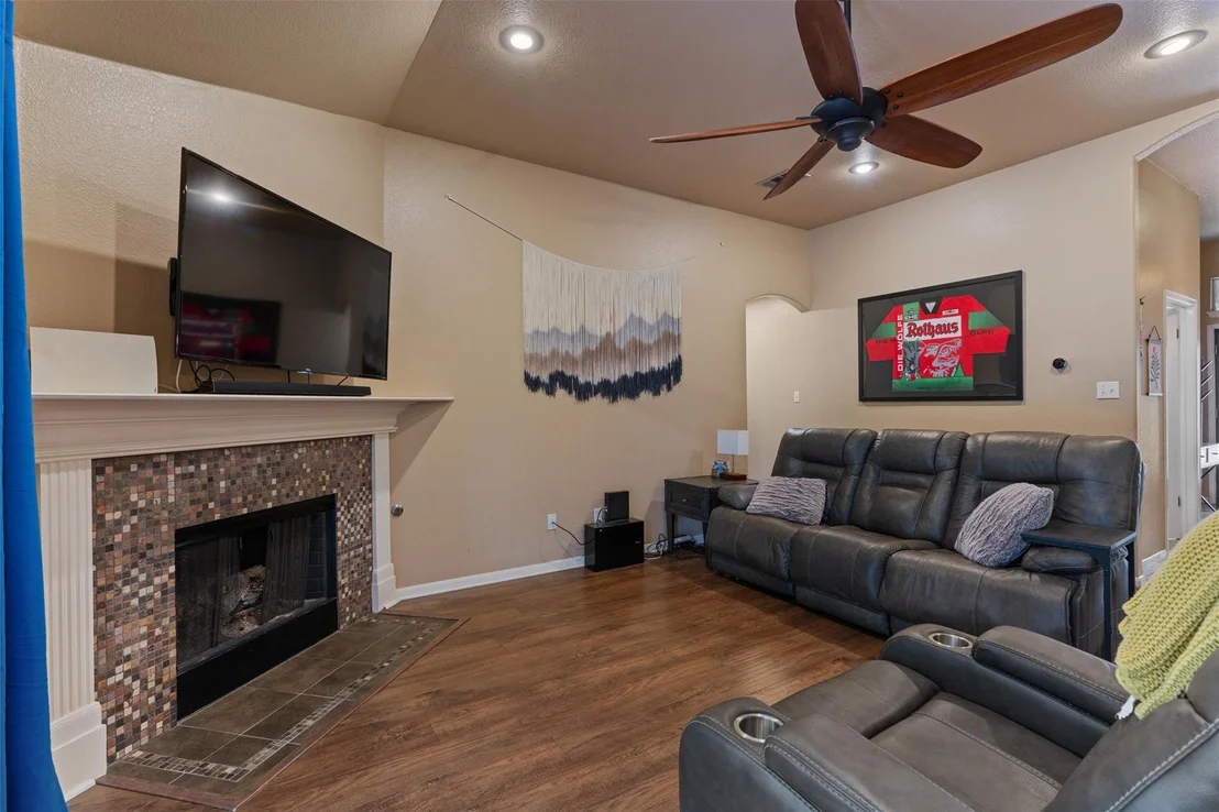 Photo of 903 Ridgemont CIR